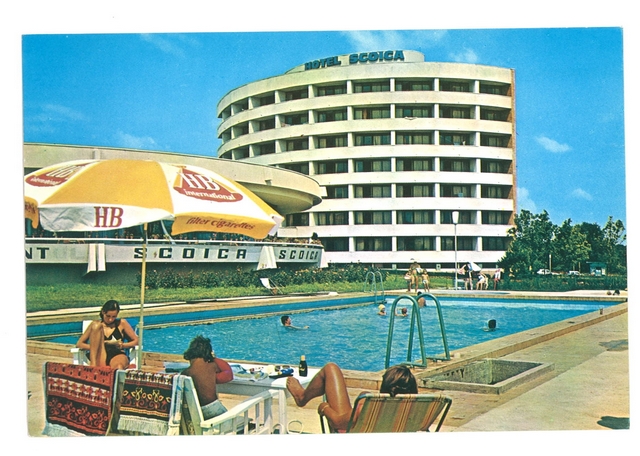 1972 - Mangalia Nord - Jupiter. Piscina hotelului Scoica